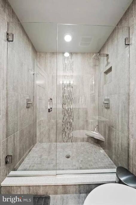 Luxury Modern Waterfront Retreat Villa Montross Ngoại thất bức ảnh